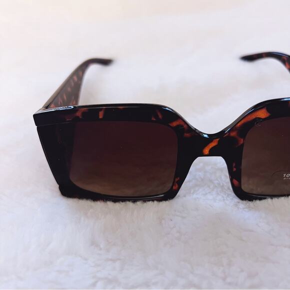 Fiona Brown Oversized Rectangle Thick Sunglasses - Picture 4 of 12